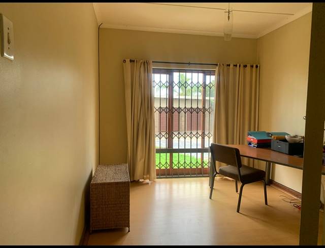 3 BEDROOM HOUSE FOR SALE IN HILLSHAVEN